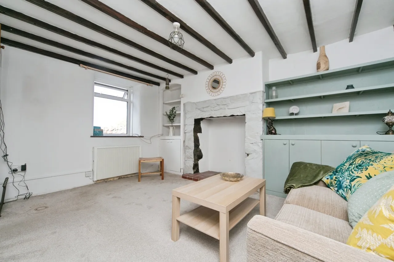 2 bed house for sale, Mount Road, Llanfairfechan, LL33