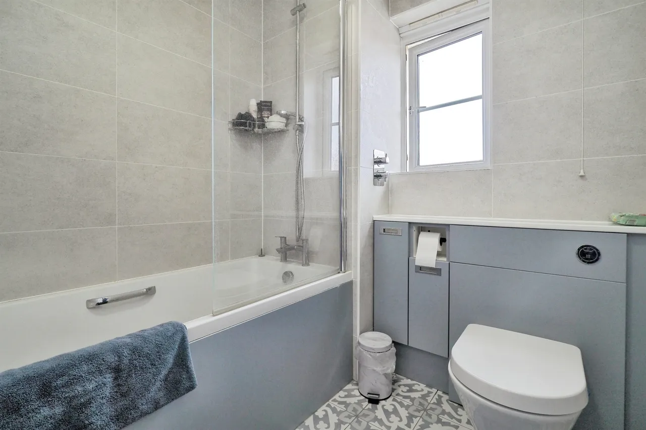 Holloway Close, Amesbury, Salisbury, photo 12