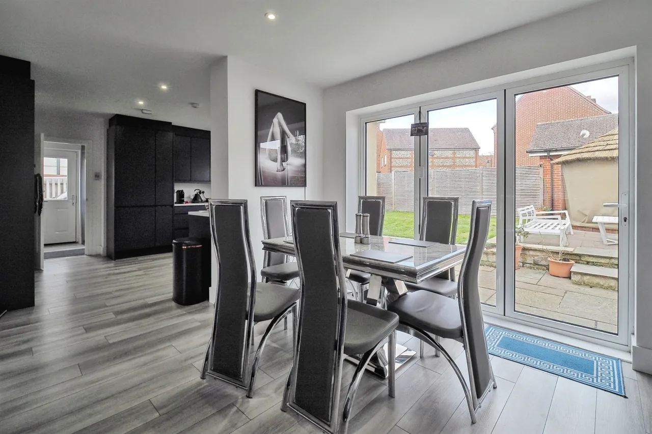 Holloway Close, Amesbury, Salisbury, photo 5
