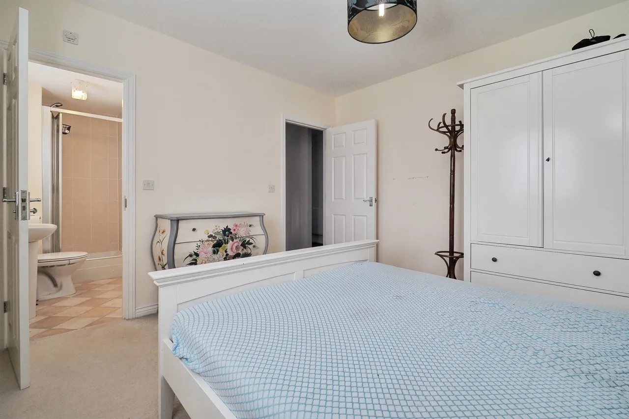 Holloway Close, Amesbury, Salisbury, photo 9