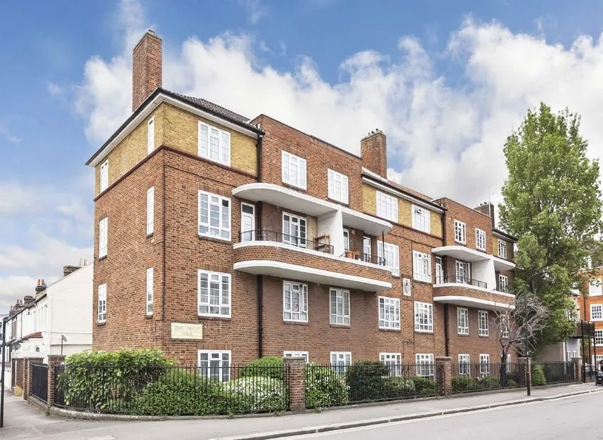 4 bed flat to rent, Carnwath Road, Fulham, SW6