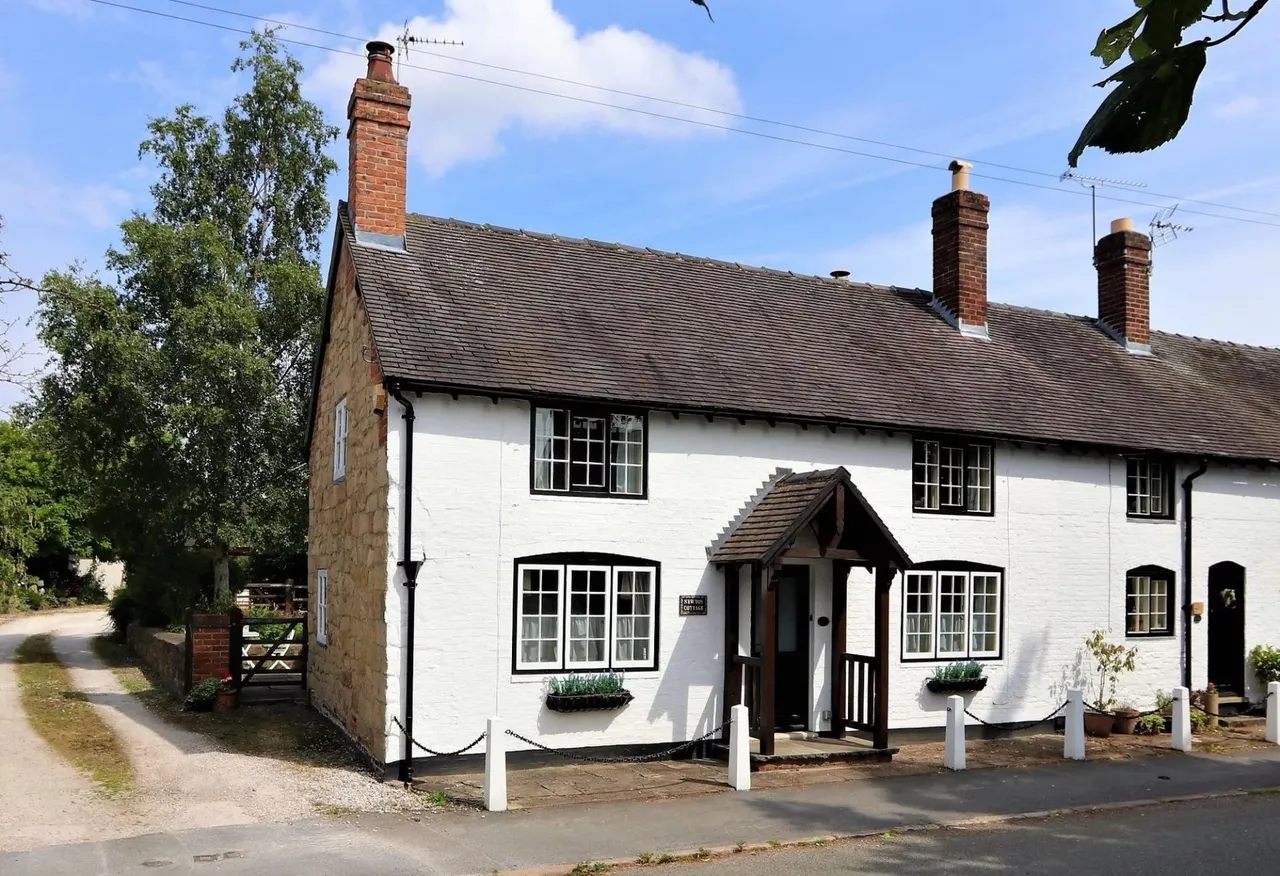 3 bed house to rent, Main Street, Melbourne, DE73