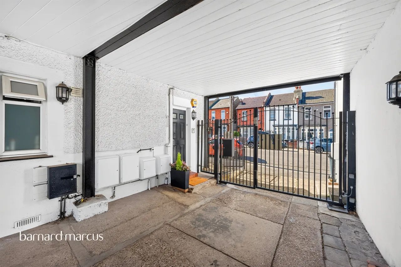 Sanderstead Road, South Croydon, CR2, photo 30