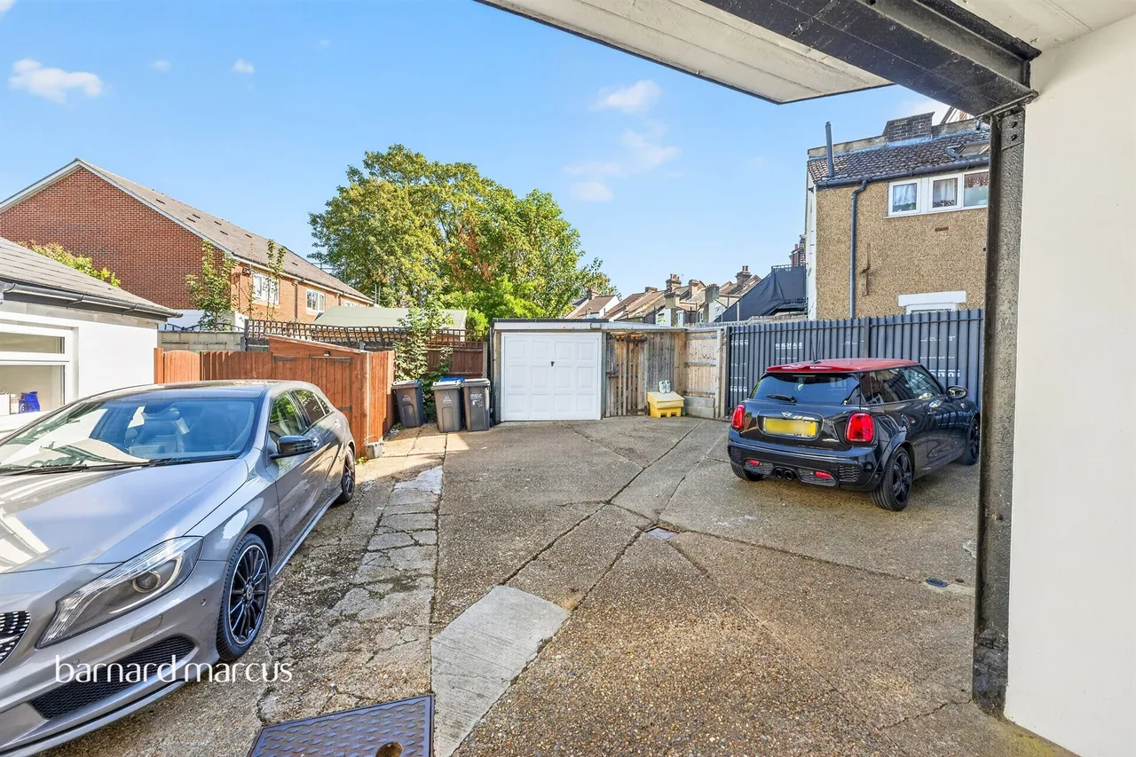 Sanderstead Road, South Croydon, CR2, photo 29