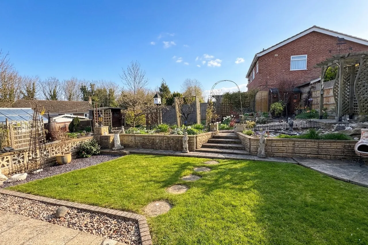 Sheering Mill Lane, Sawbridgeworth, CM21, photo 3
