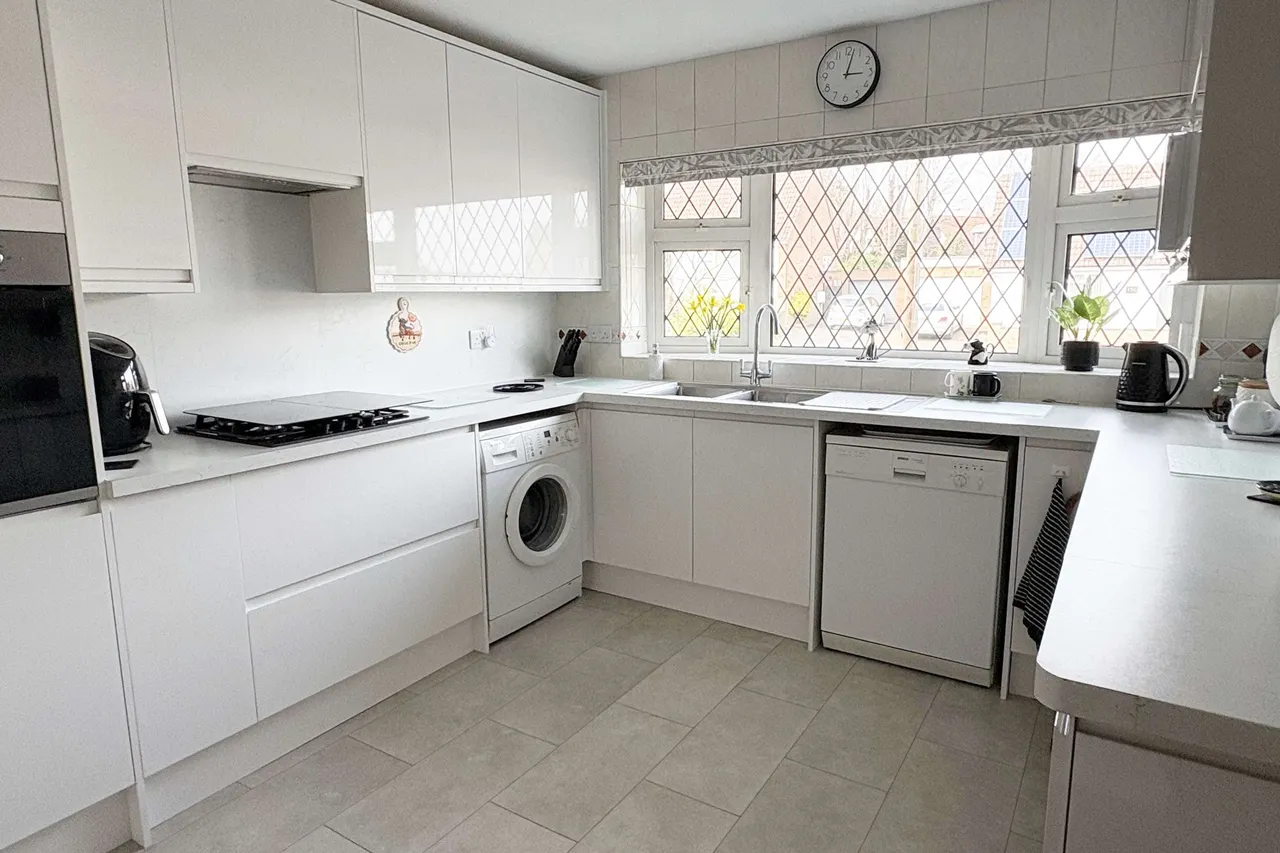 Sheering Mill Lane, Sawbridgeworth, CM21, photo 4