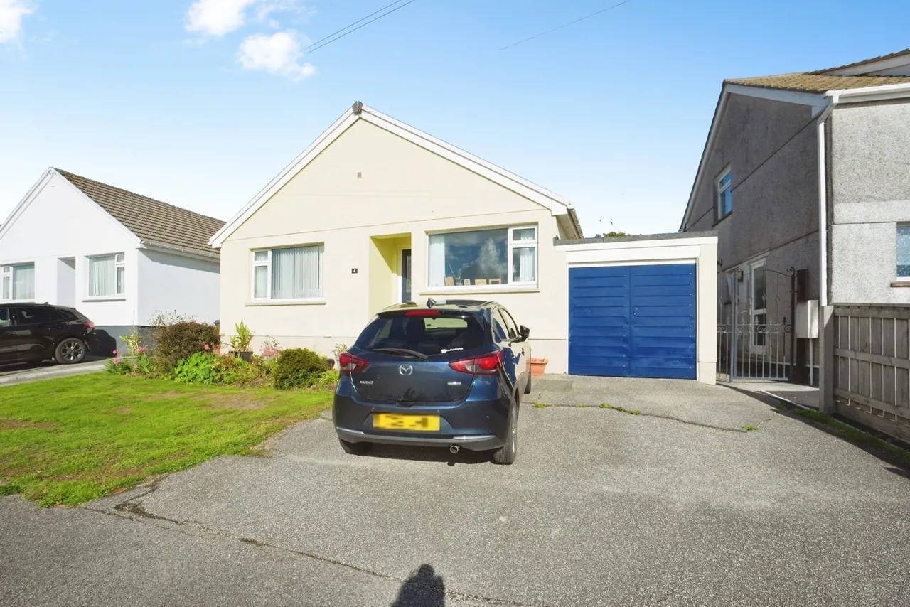 3 bed house for sale, Roslyn Close, St. Austell, PL25