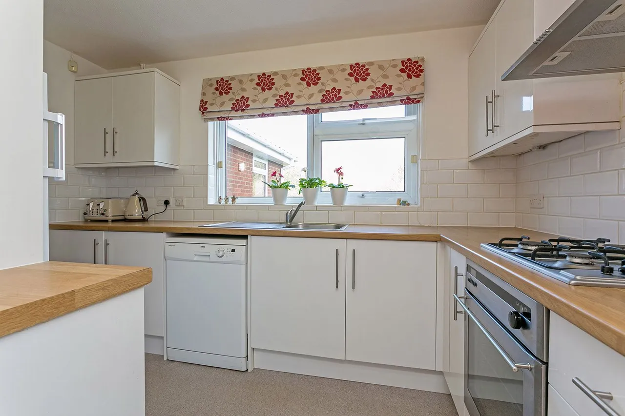 The Paddock, Cranbrook Drive, Maidenhead, Berkshire, photo 11