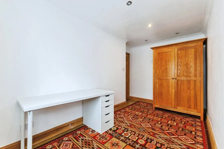 Worthington Road, Surbiton, KT6, photo 16