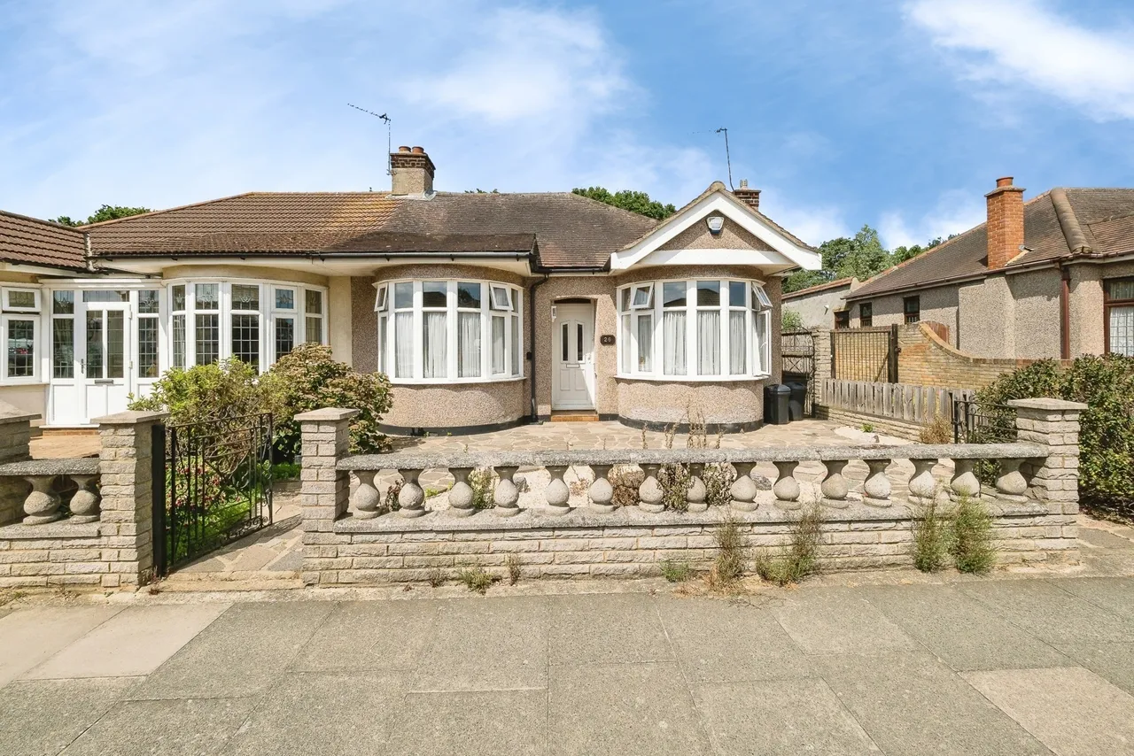 Randall Drive, Hornchurch, Essex, RM12, photo 31