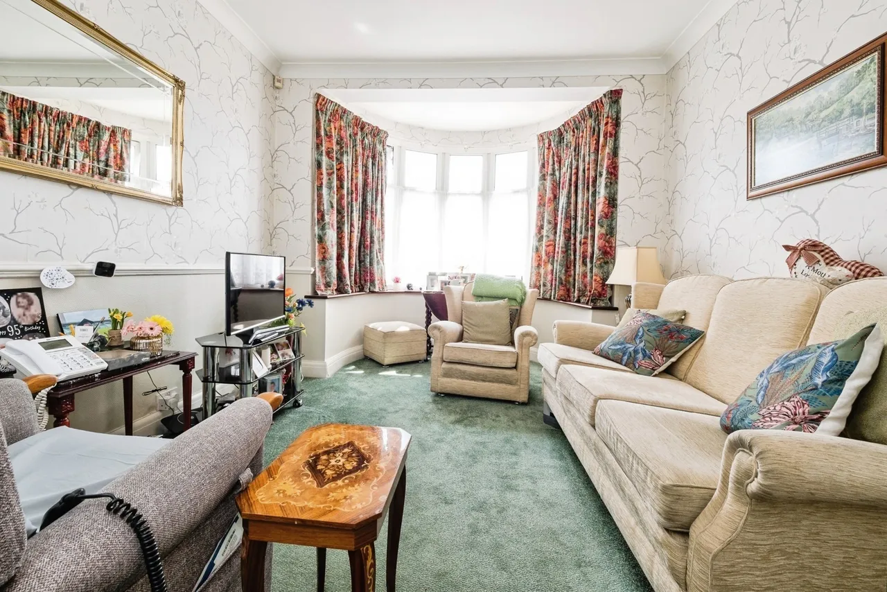 Randall Drive, Hornchurch, Essex, RM12, photo 13