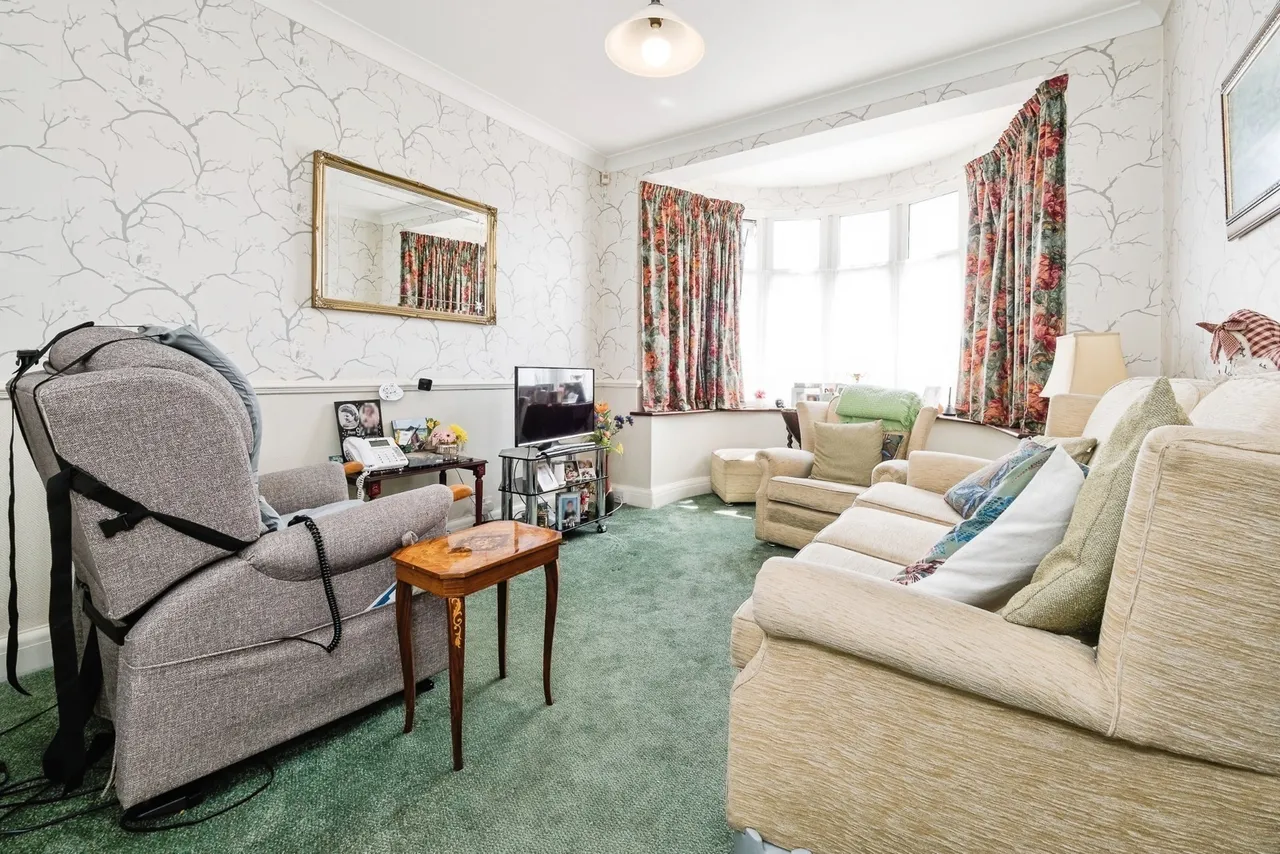 Randall Drive, Hornchurch, Essex, RM12, photo 11