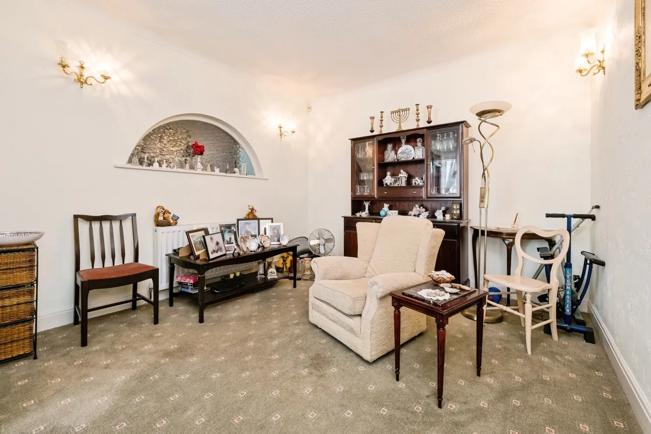 Randall Drive, Hornchurch, Essex, RM12, photo 30