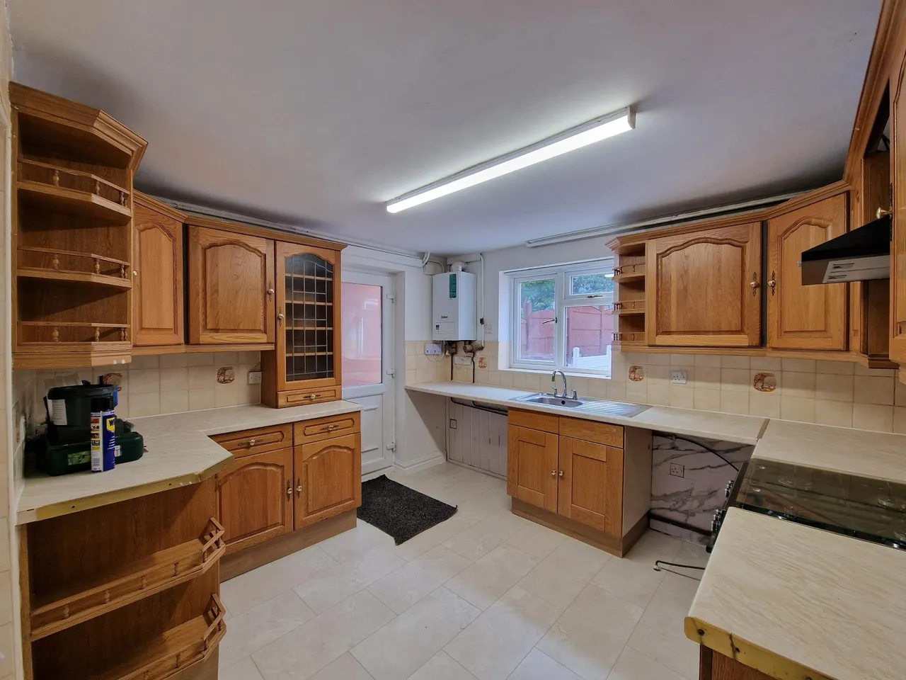 Byfleet Close, Bilston, WV14, photo 5