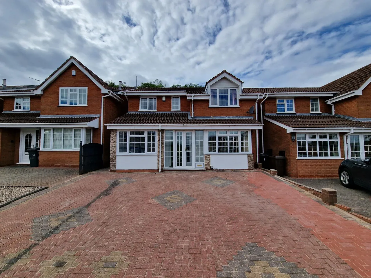 4 bed house to rent, Byfleet Close, Bilston, WV14