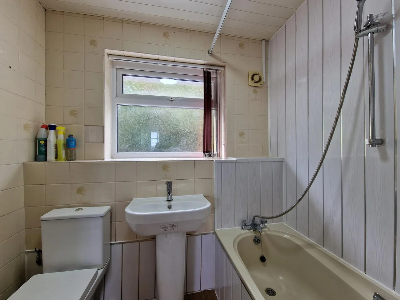 Byfleet Close, Bilston, WV14, photo 13