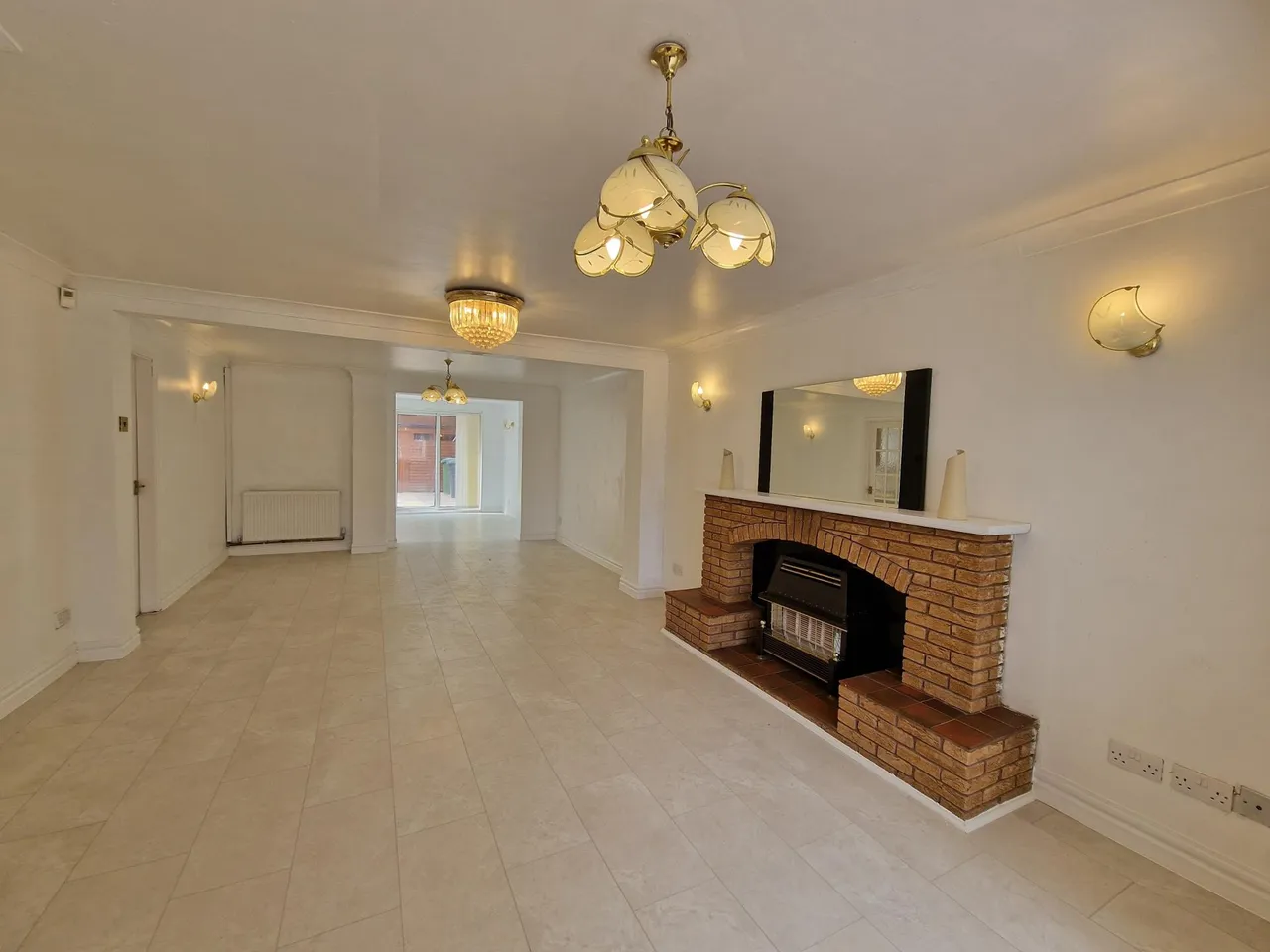 Byfleet Close, Bilston, WV14, photo 2