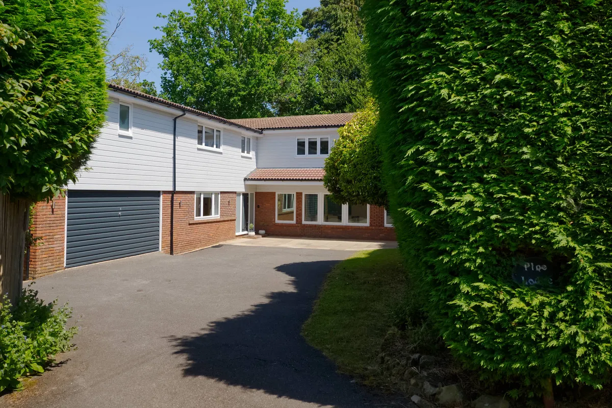 East Grinstead, RH19, photo 31