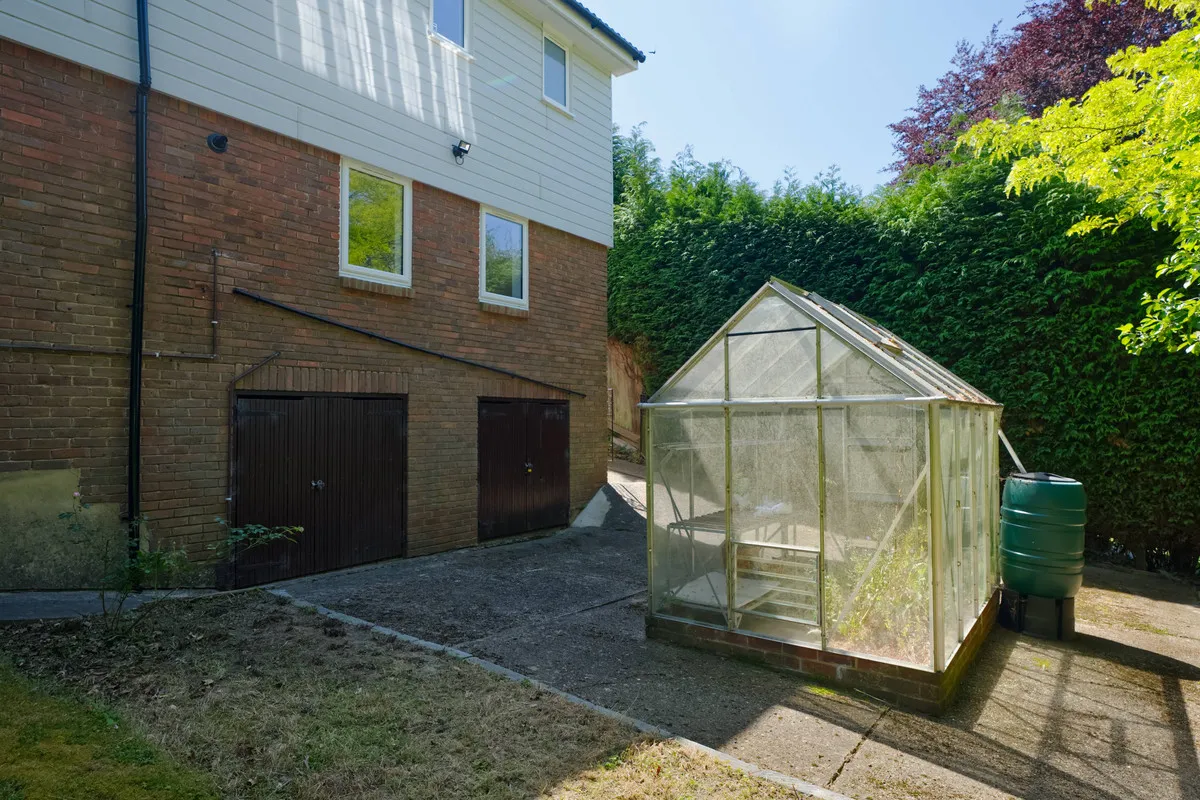 East Grinstead, RH19, photo 28