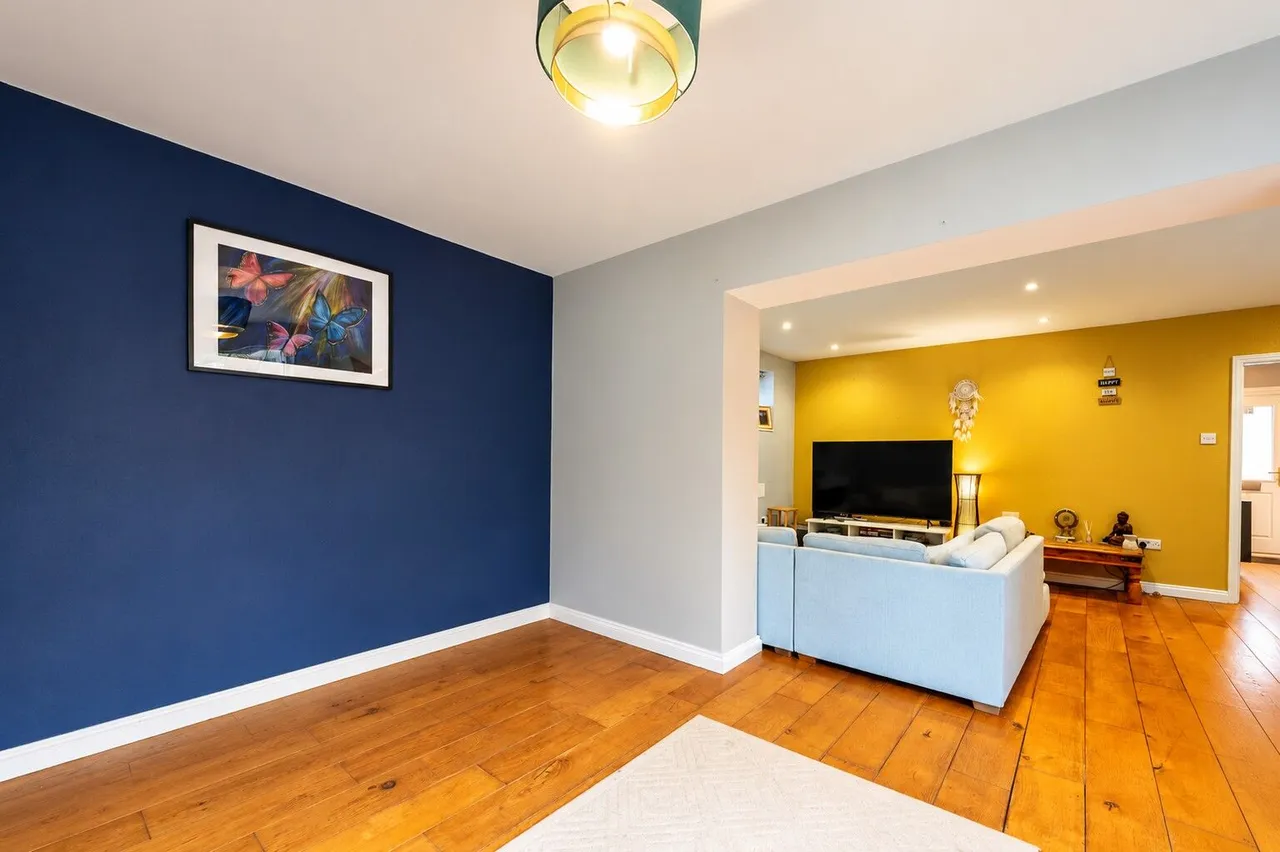 19 Turnoak Avenue, Woking, photo 4