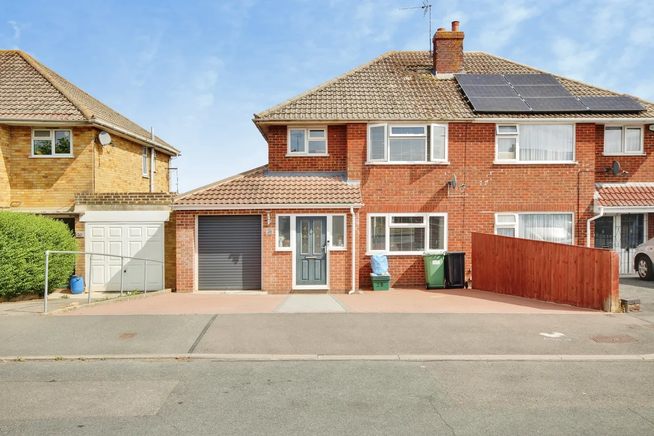 3 bed house for sale — Denham Close, Tuffley, Gloucester, GL4