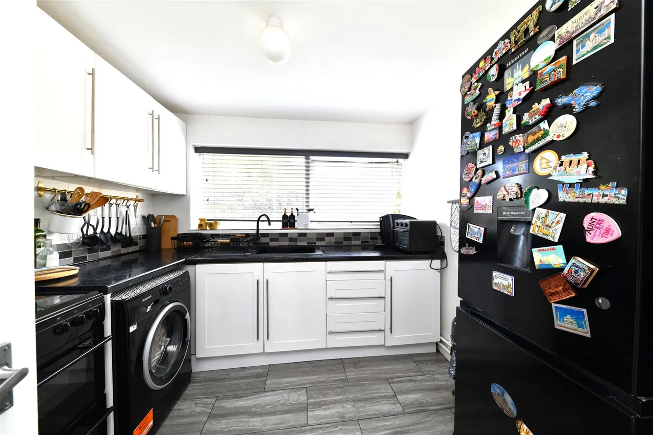Sloan Court, Stevenage, SG1 5HR, photo 9