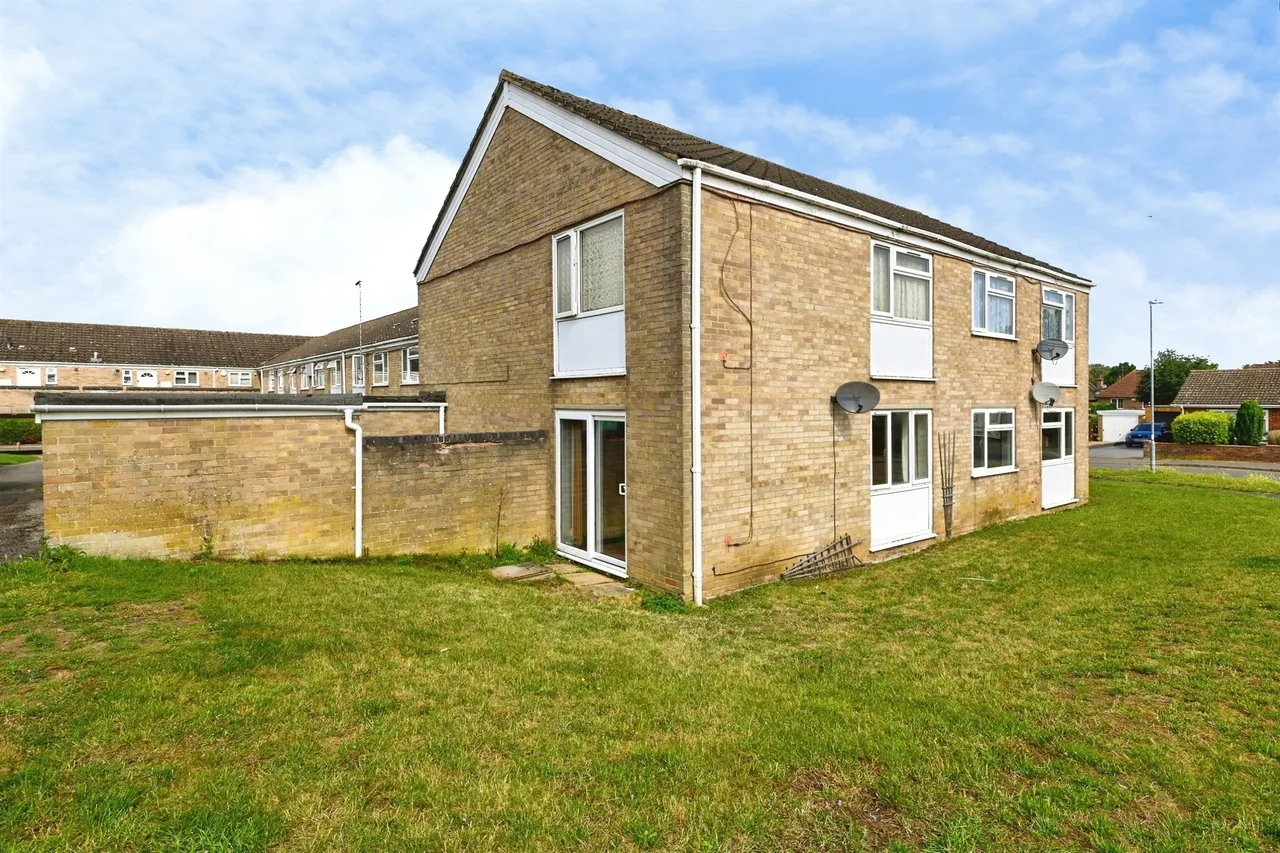 1 bed flat for sale — Glebe Road, Downham Market