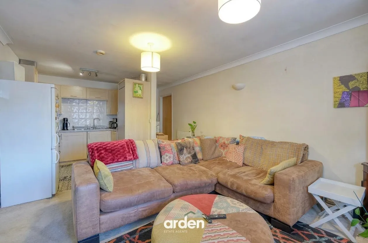 Warwick Road, Westley Heights, B92, photo 5