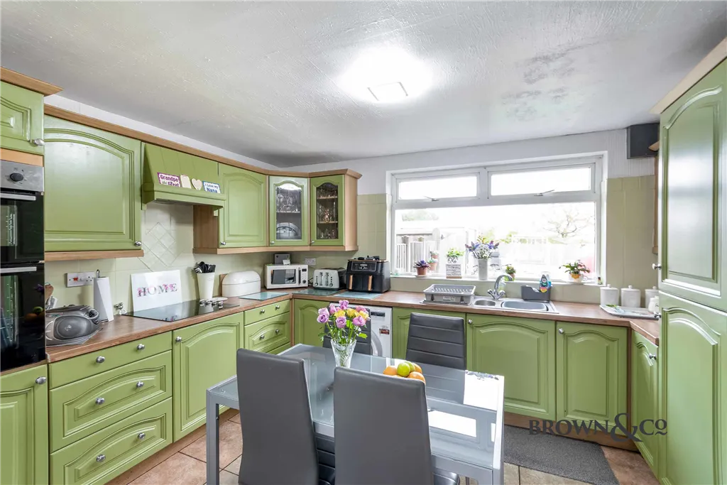 Lawnwood Avenue, Elkesley, photo 2
