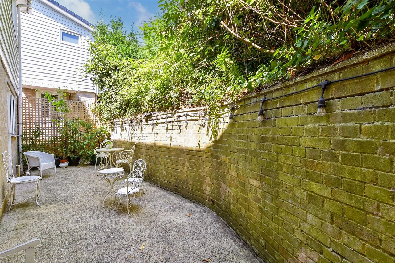 Redleaf Close, Tunbridge Wells, TN2, photo 17
