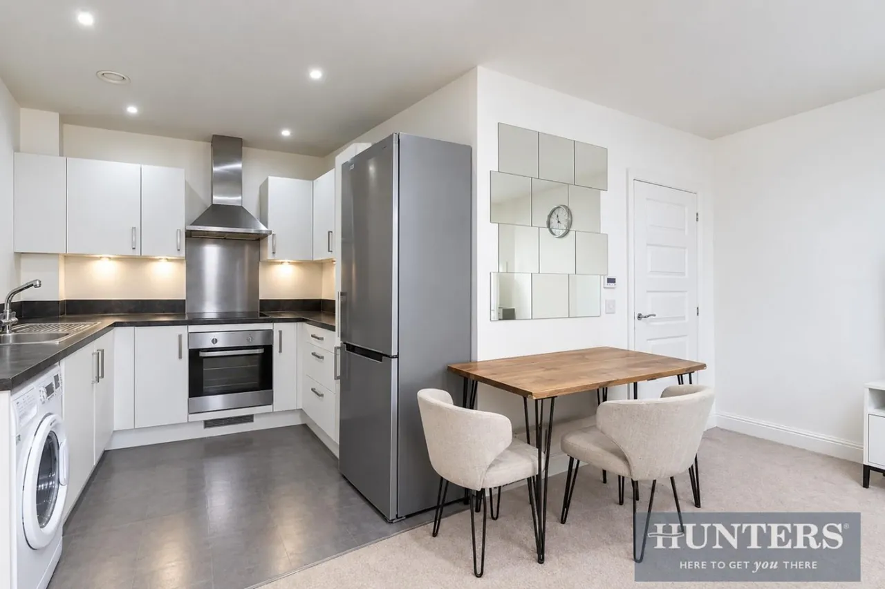 Hunting Place, Hounslow, TW5, photo 2