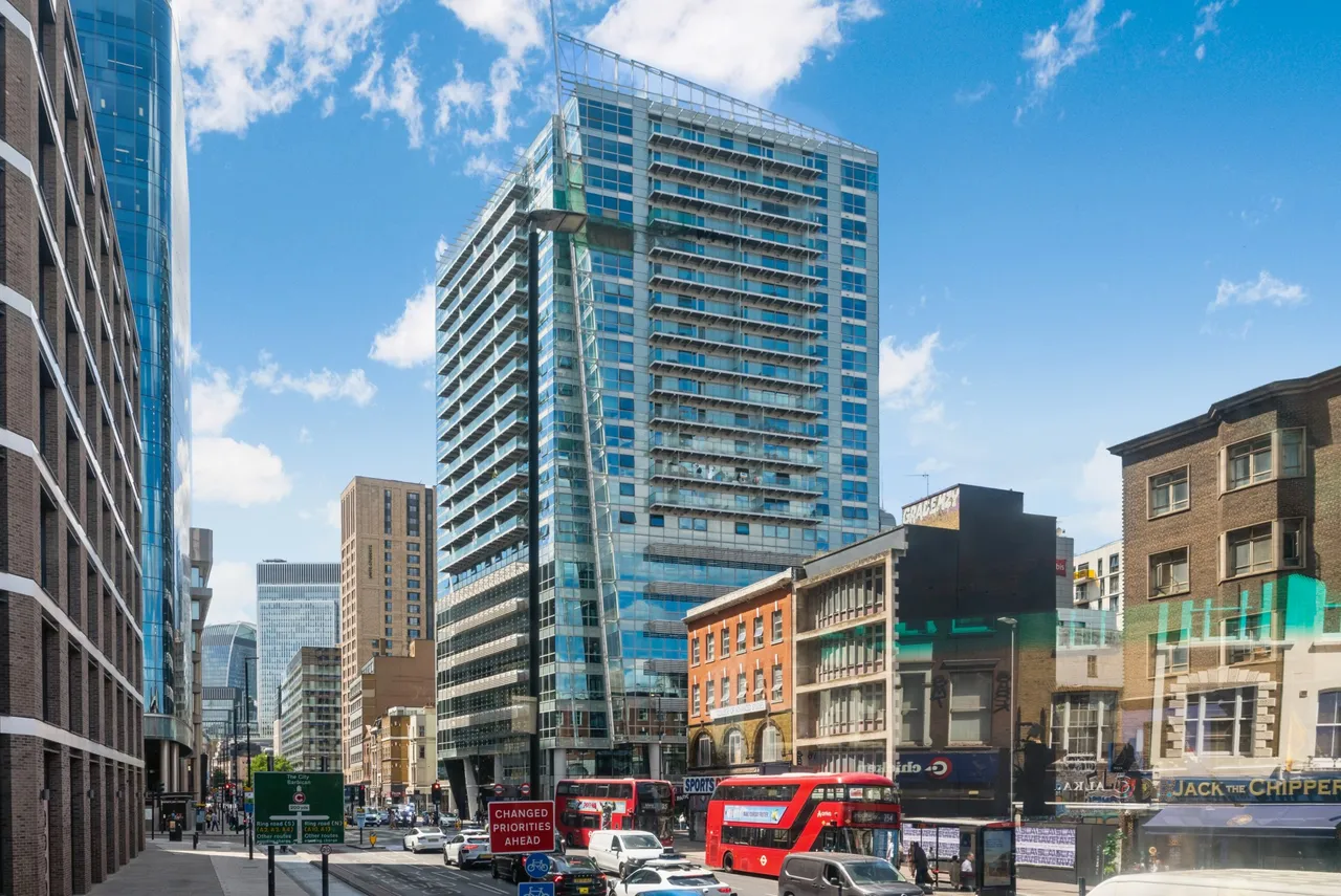 1 bed flat for sale, Whitechapel High Street, E1