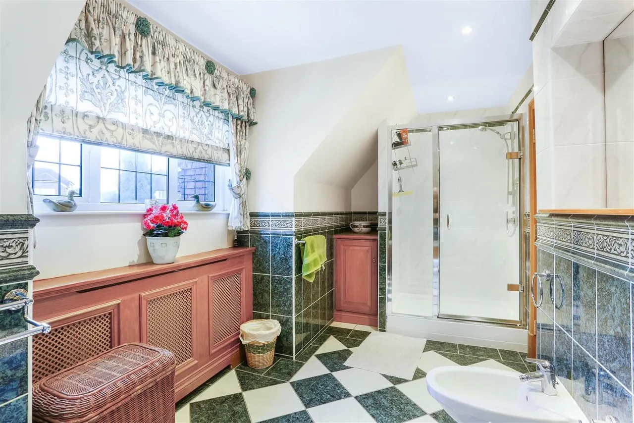 The Drive, South Cheam, SM2, photo 33