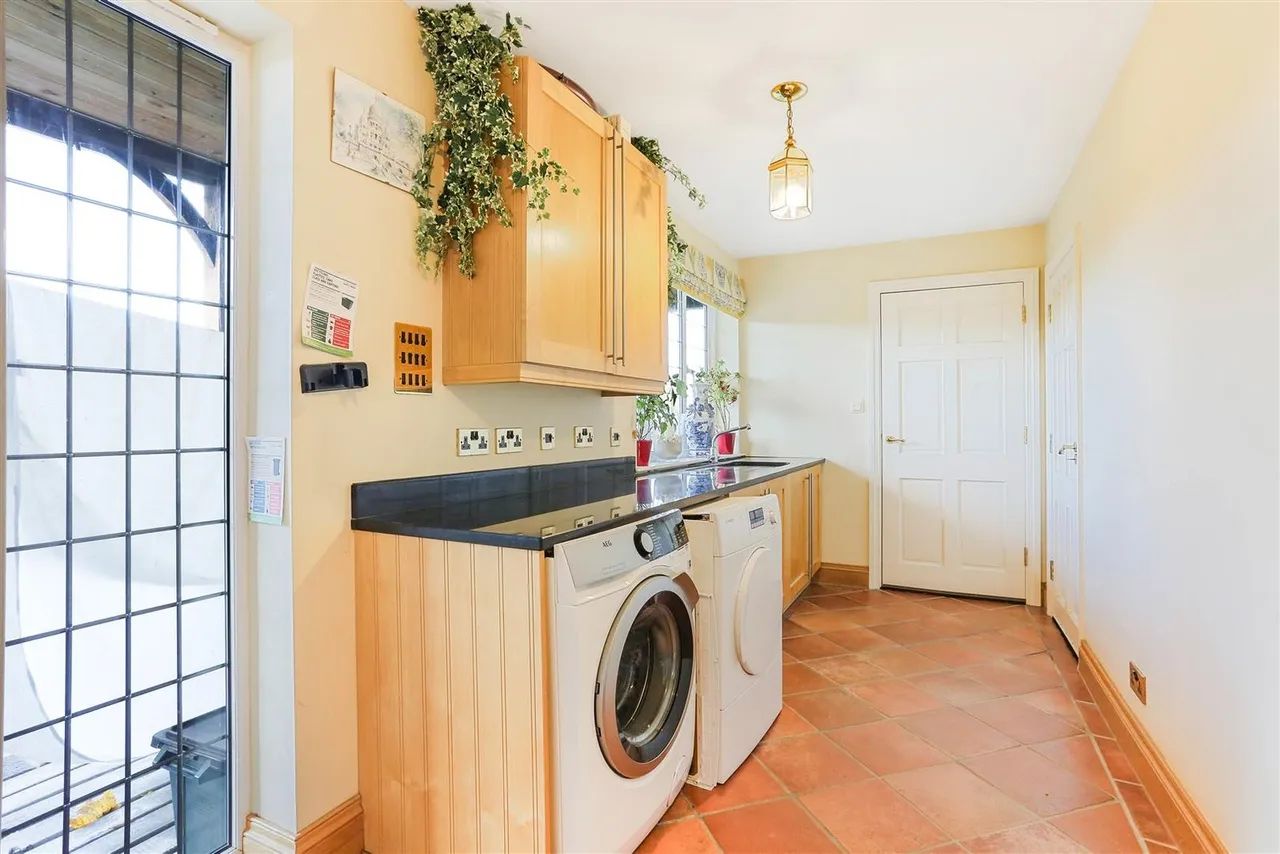 The Drive, South Cheam, SM2, photo 11