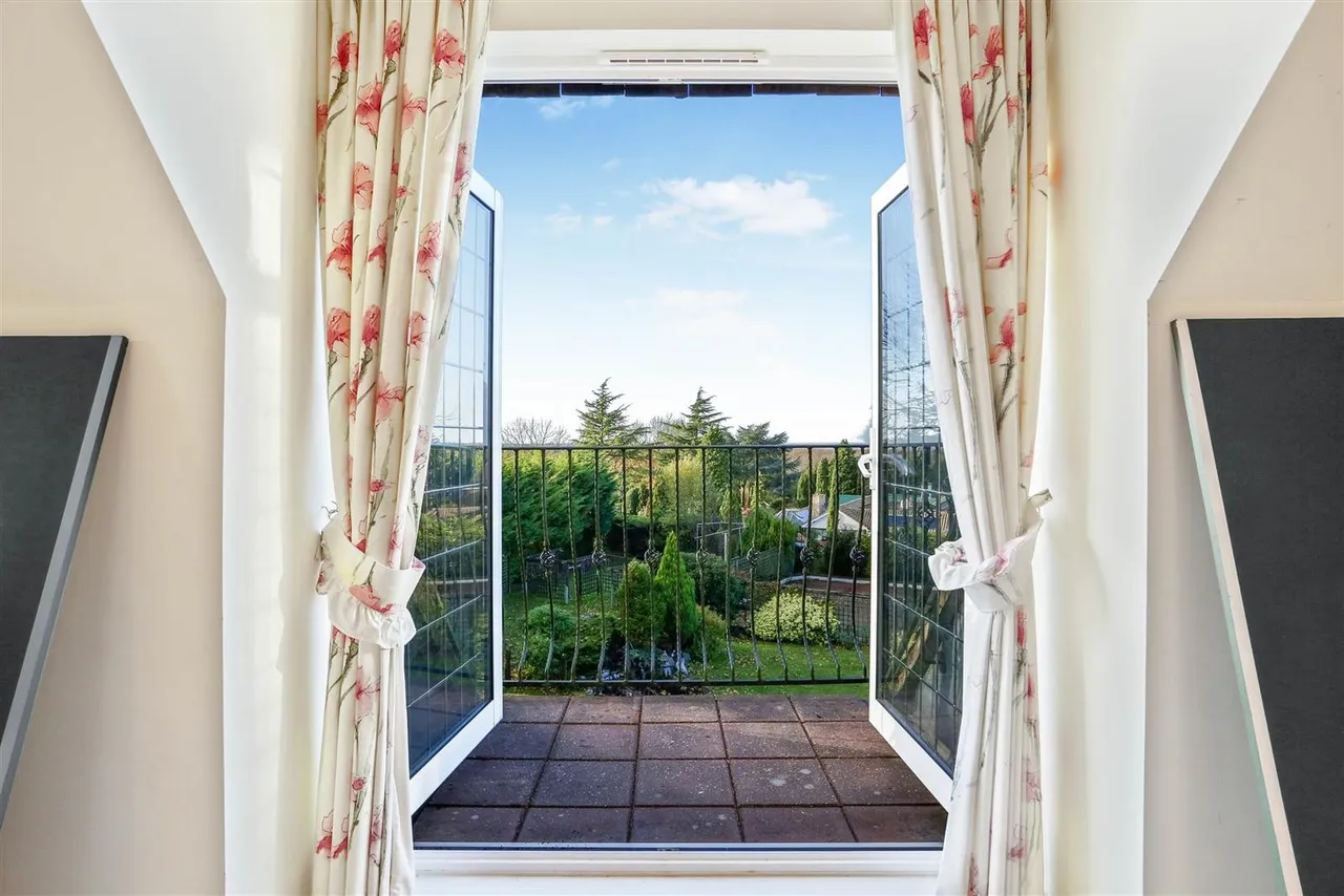 The Drive, South Cheam, SM2, photo 23