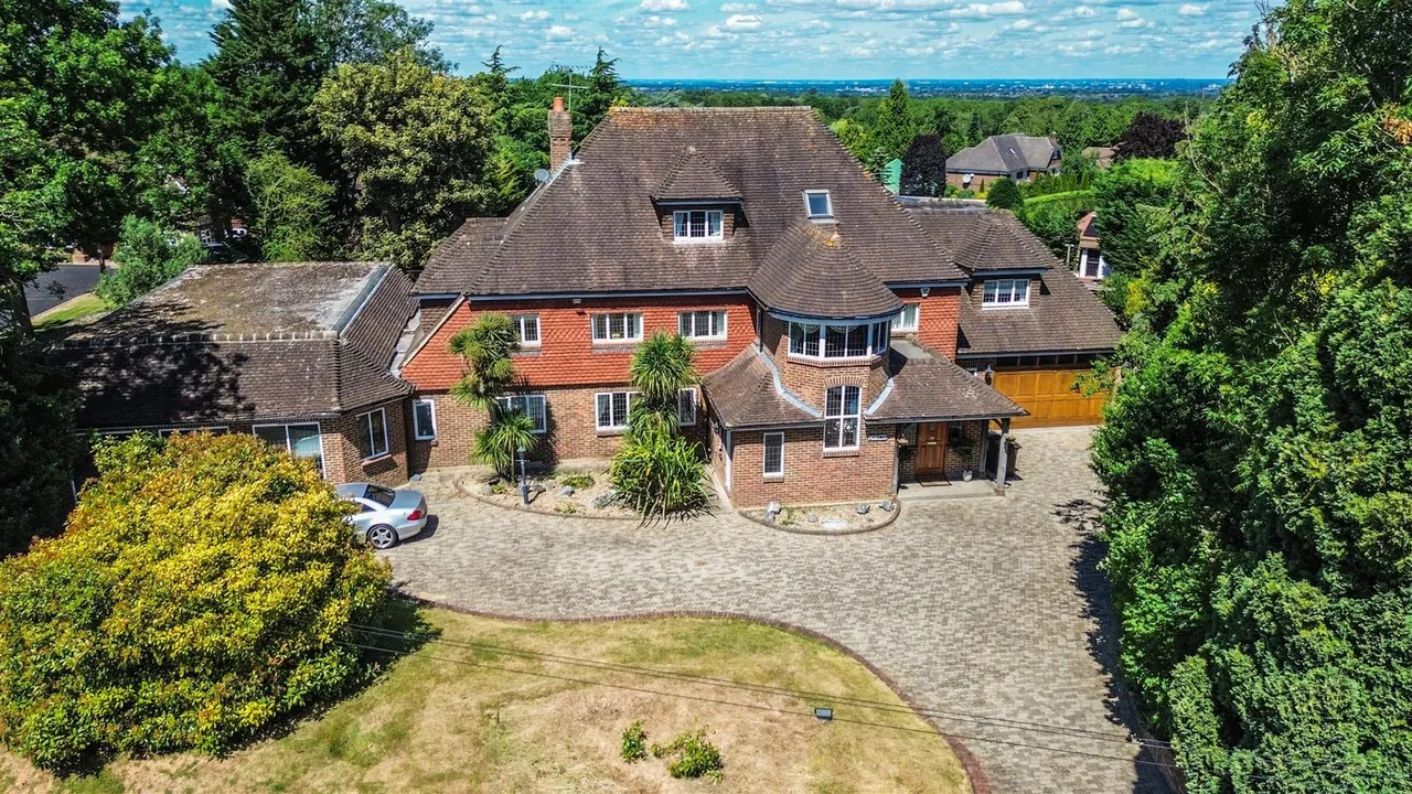 5 bed house for sale, The Drive, South Cheam, SM2