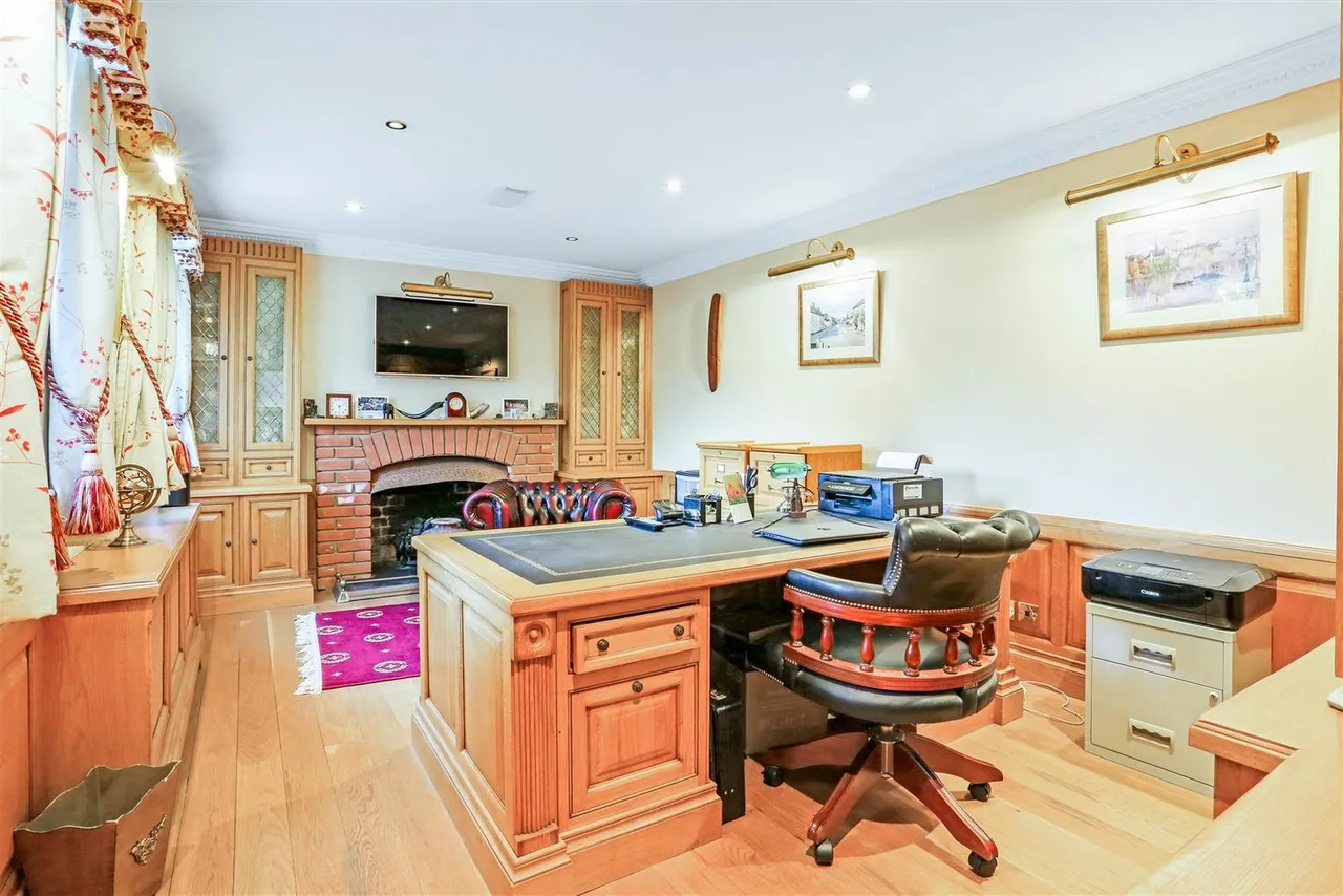 The Drive, South Cheam, SM2, photo 15