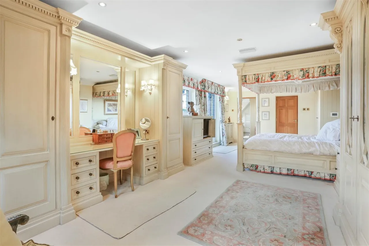 The Drive, South Cheam, SM2, photo 22