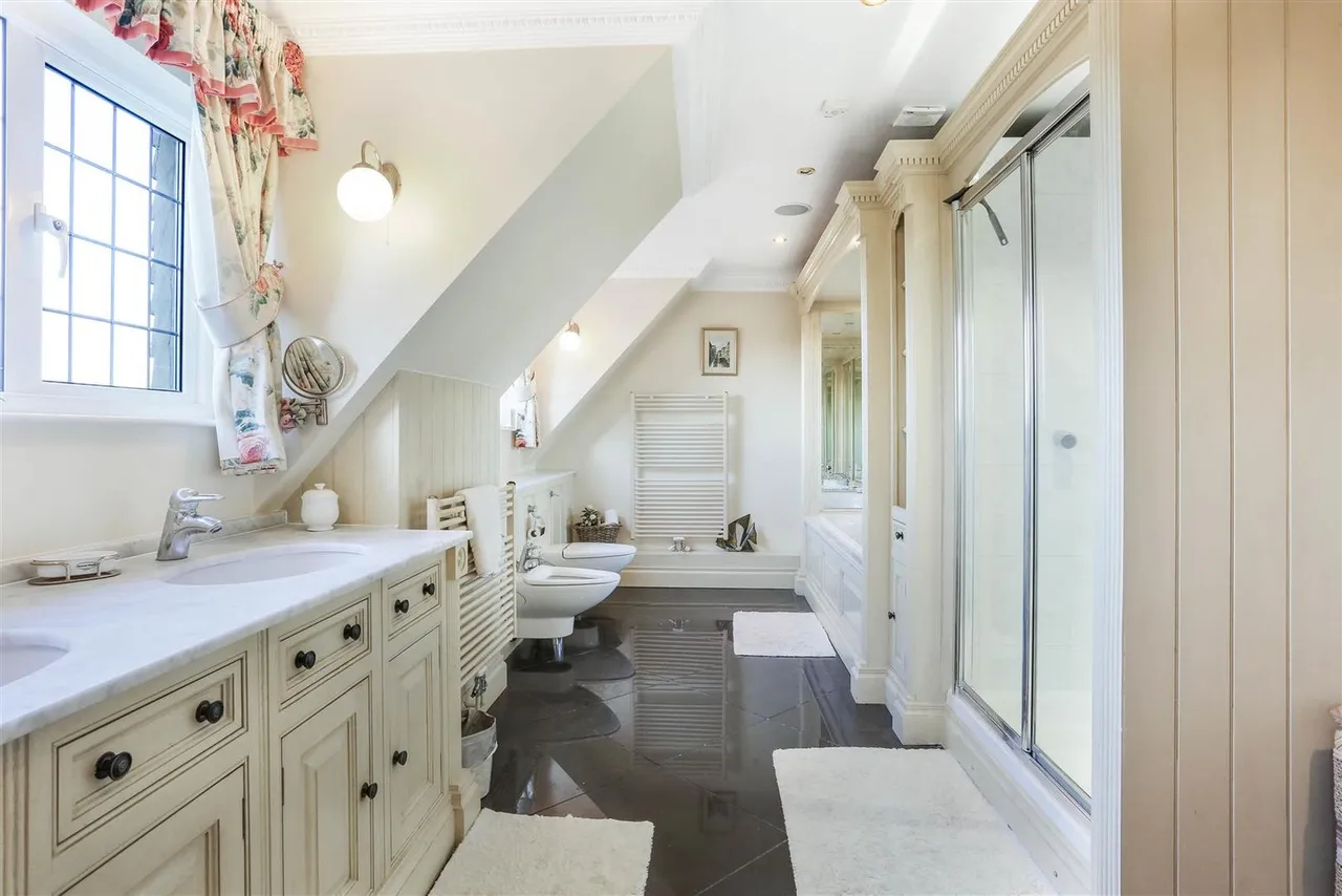 The Drive, South Cheam, SM2, photo 24