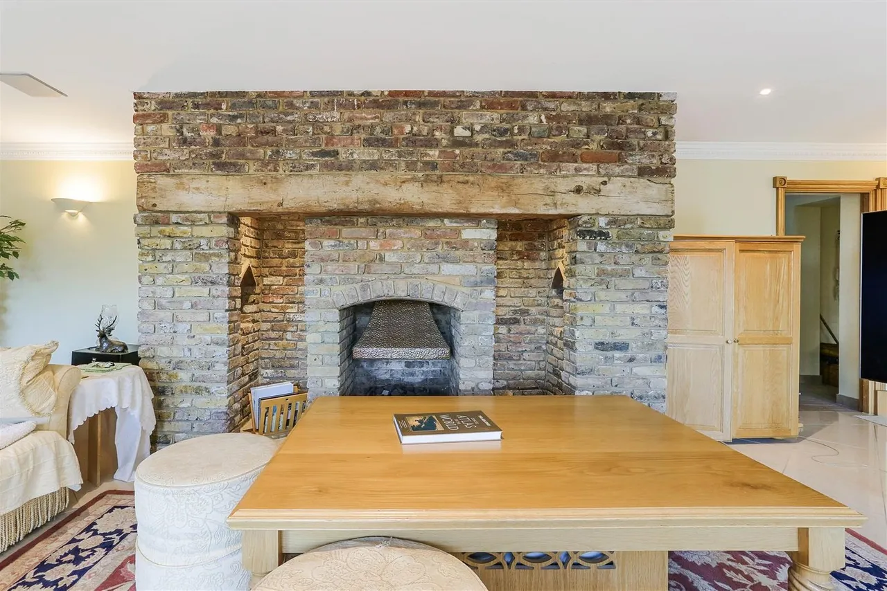 The Drive, South Cheam, SM2, photo 14