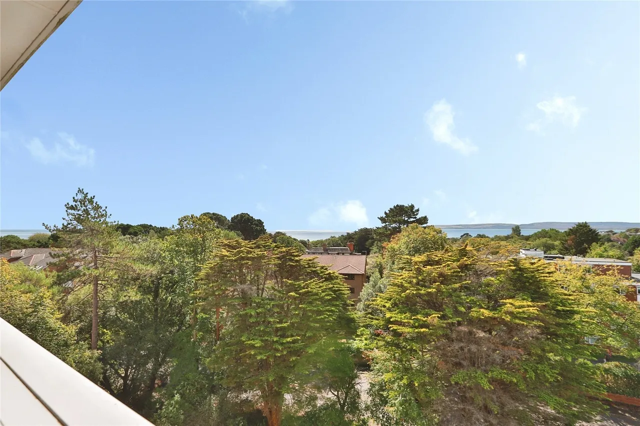 West Cliff Road, West Cliff, BH4, photo 13