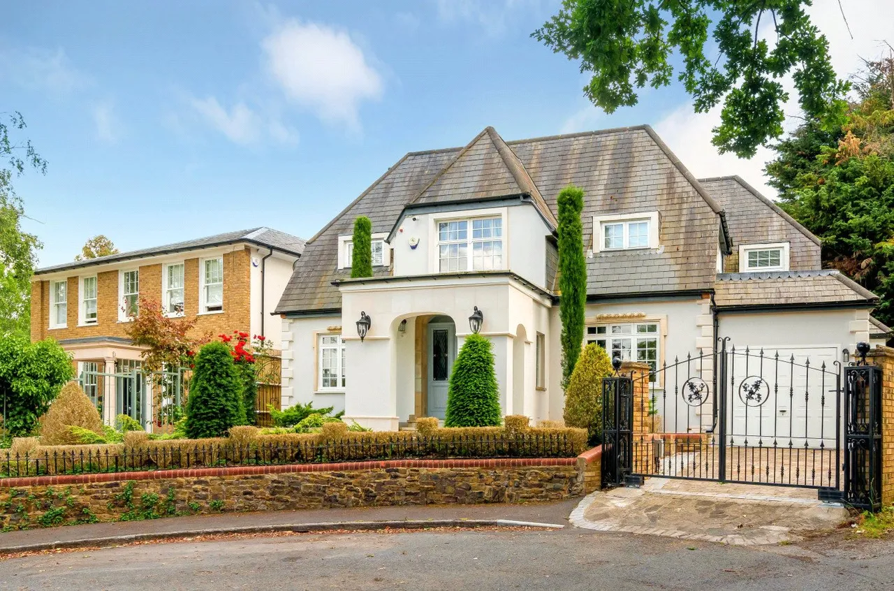 6 bed house for sale — Oaklands Road, Totteridge, London, N20 8BA