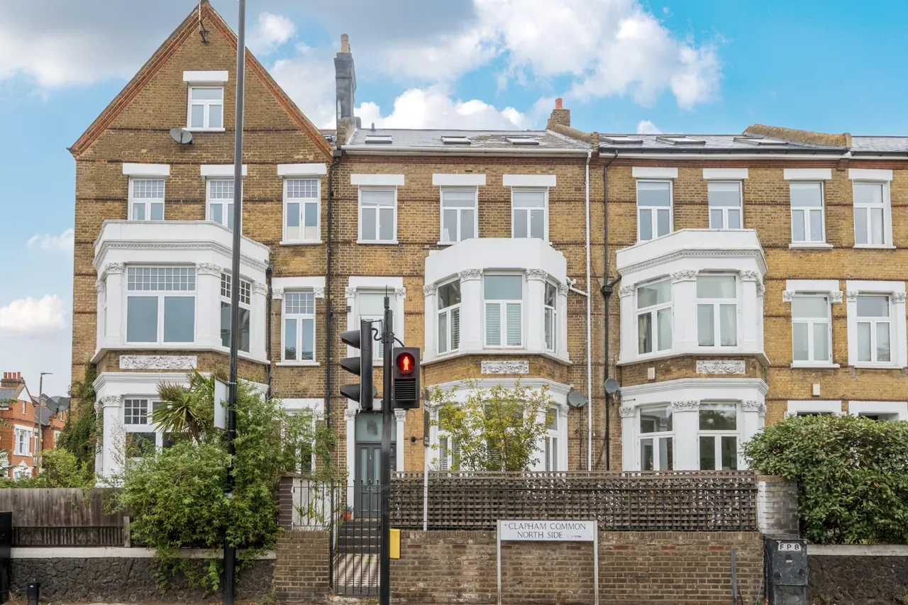 1 bed flat for sale, Clapham Common North Side, Battersea, SW4