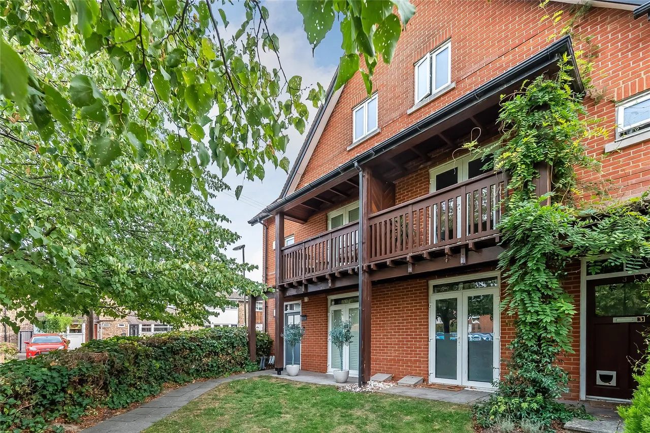 Henderson Avenue, Guildford, GU2, photo 2