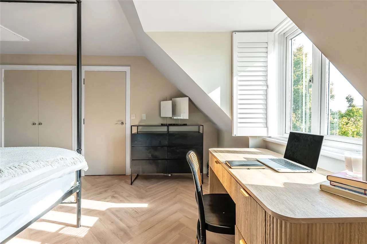 Henderson Avenue, Guildford, GU2, photo 9