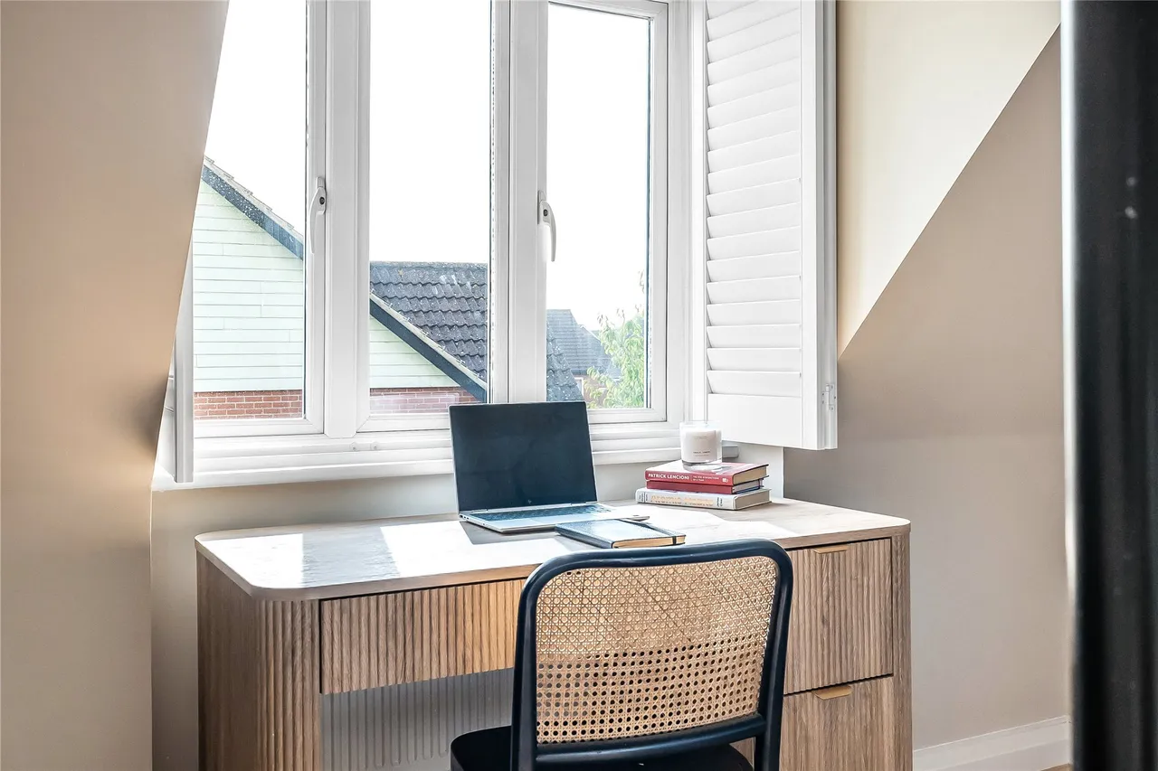 Henderson Avenue, Guildford, GU2, photo 10