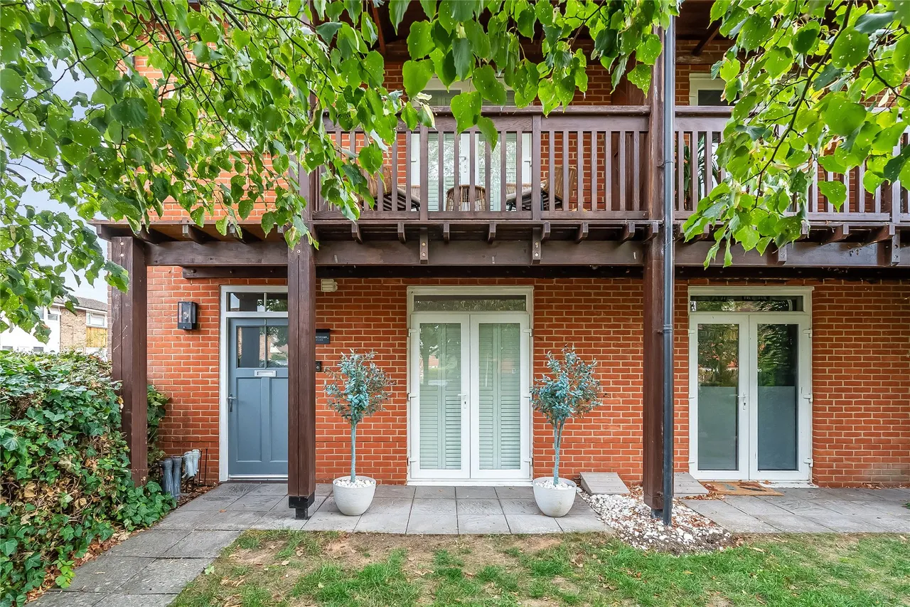 Henderson Avenue, Guildford, GU2, photo 3