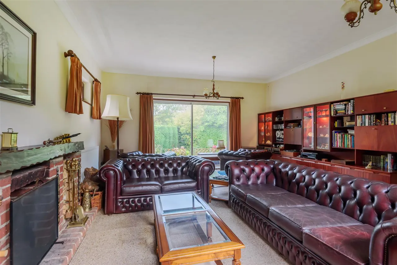 Chapel Road, Sarisbury Green, photo 2