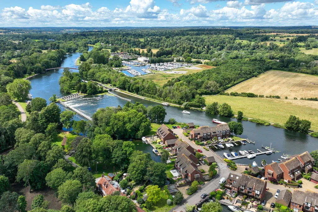Temple Mill Island, Marlow SL7 1SG, photo 3