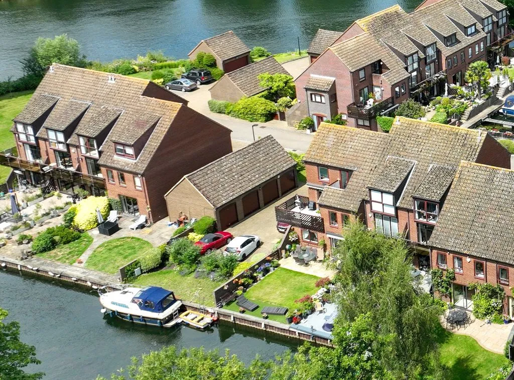 Temple Mill Island, Marlow SL7 1SG, photo 16
